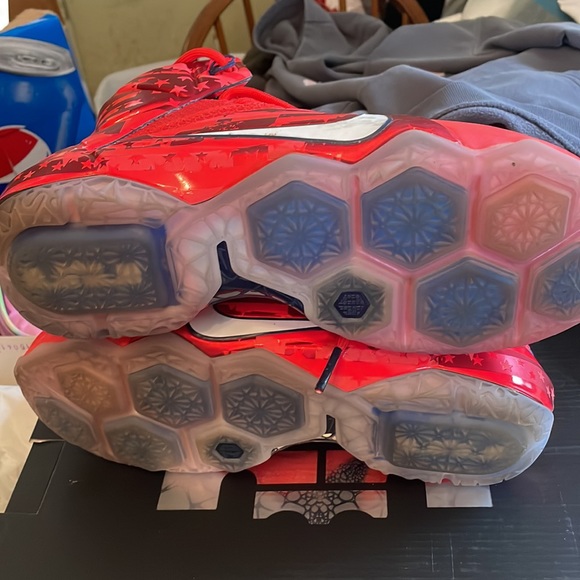 Lebron XII - Picture 3 of 4